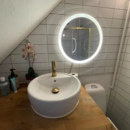 Apartamento Cozy Chambers With Sunny Garden *