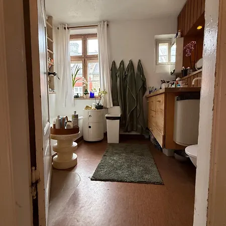 Cozy Flat With Sunny Garden Apartment *