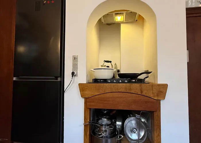 Cozy Chambers With Sunny Garden