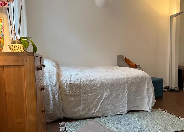 Cozy Chambers With Sunny Garden *