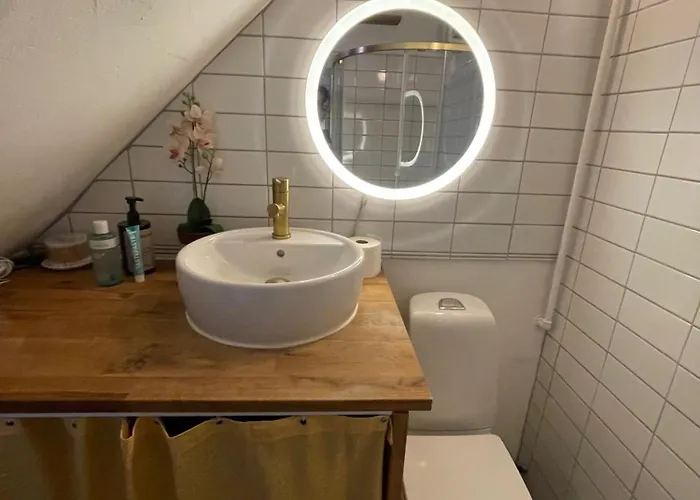 Cozy Chambers With Sunny Garden Lägenhet