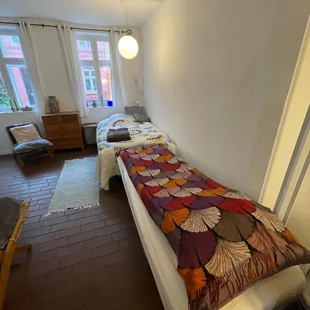 شقة Cozy Chambers With Sunny Garden