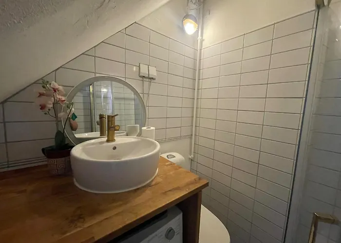 Cozy Chambers With Sunny Garden Apartament *