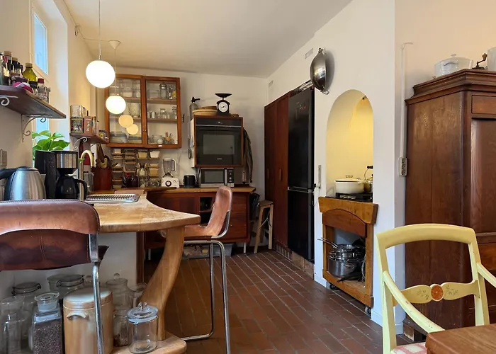 Cozy Chambers With Sunny Garden Апартаменты