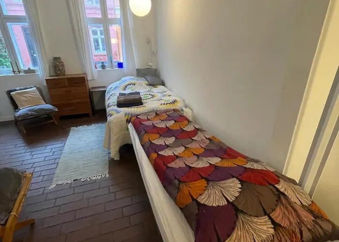 Апартаменты Cozy Chambers With Sunny Garden