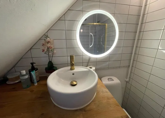 Апартаменты Cozy Chambers With Sunny Garden *